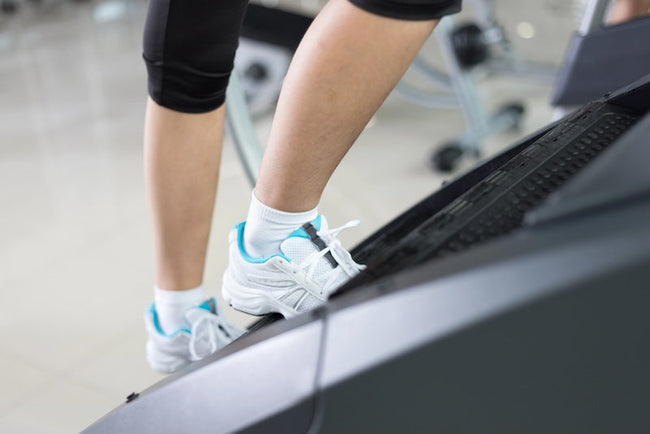 L'entraînement 12-3-30 : Ce que la science dit réellement sur la marche sur tapis roulant en pente