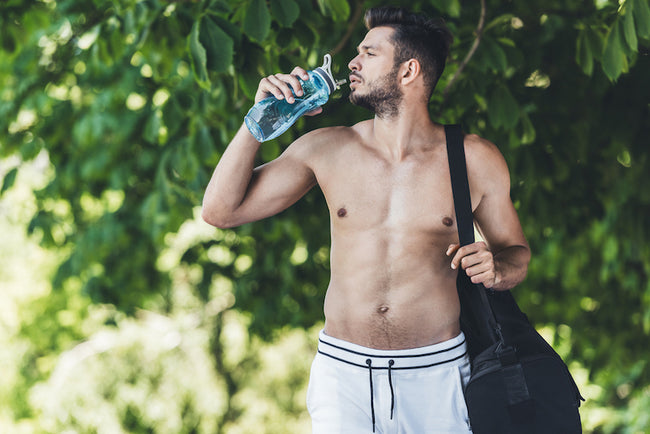 Le lien entre l'hydratation et une bonne nuit de repos