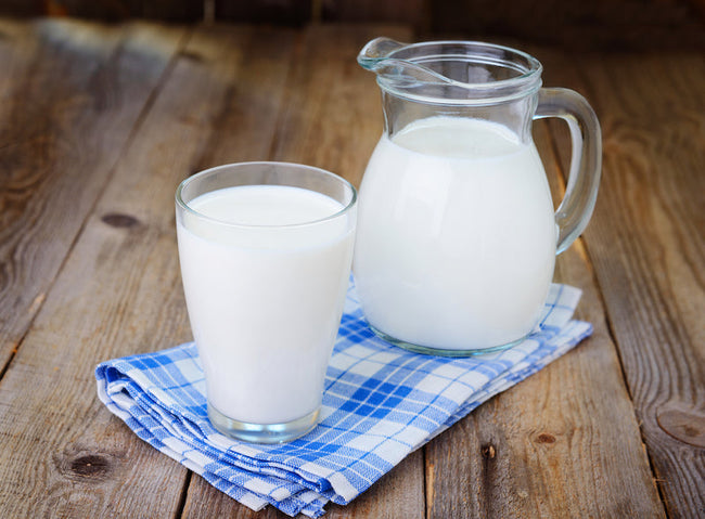 Concentré de protéines de lactosérum contre l'isolat: par un nutritionniste