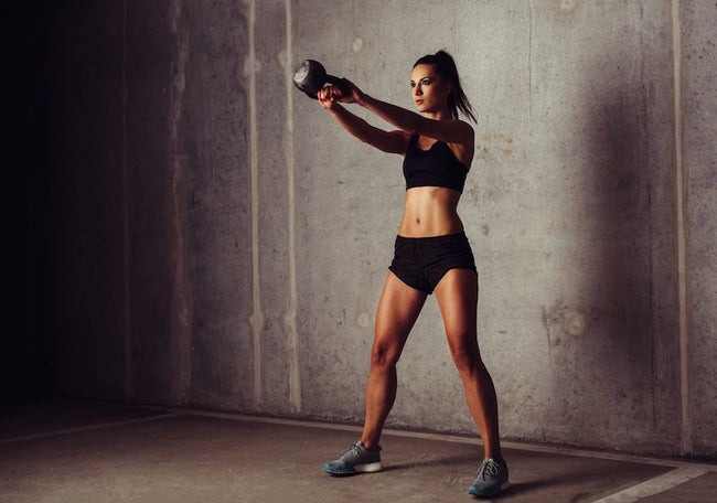 Entraînement HIIT à la maison : 3 circuits simples pour développer des muscles maigres en moins de 30 minutes
